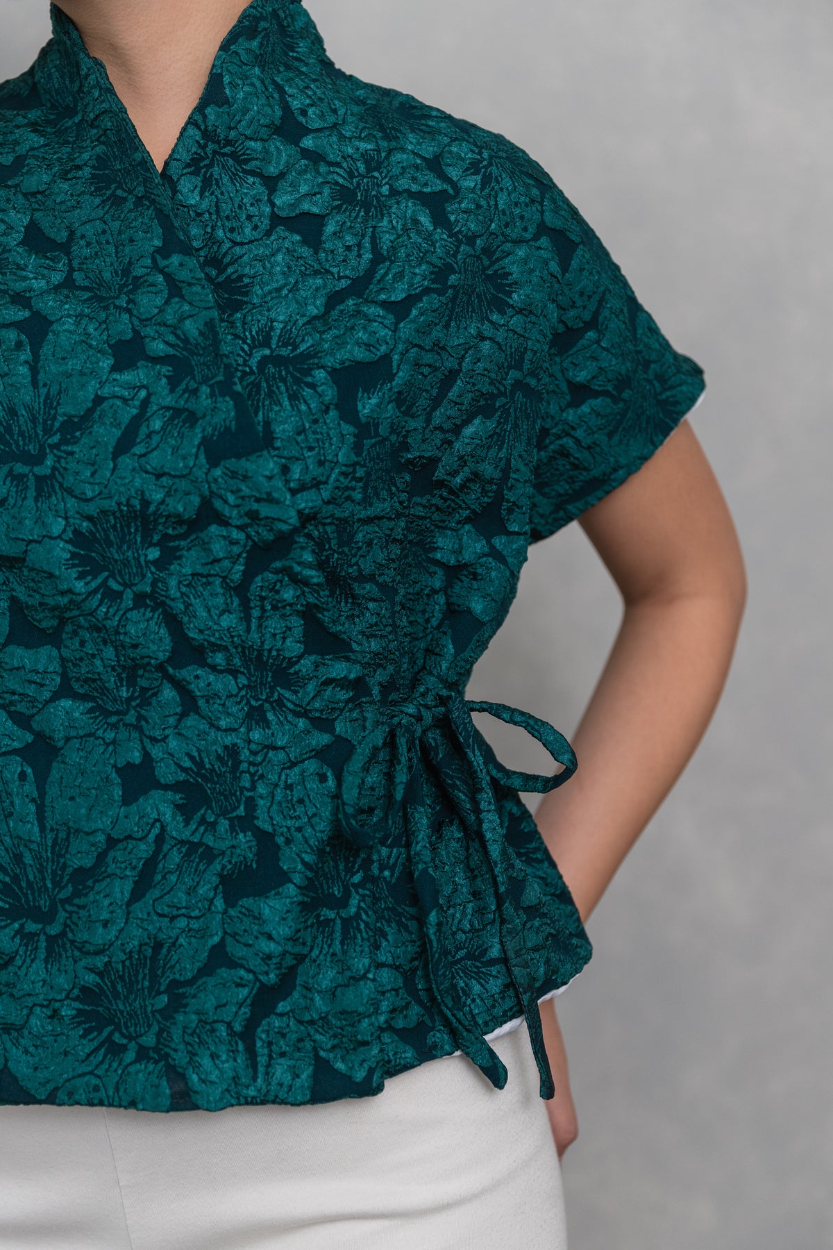 Amanis Kimono Outer Top Embossed Emerald