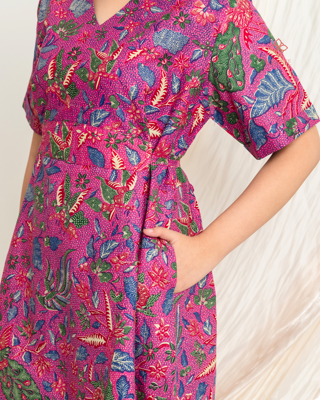 Amany Midi Kaftan Batik Pink