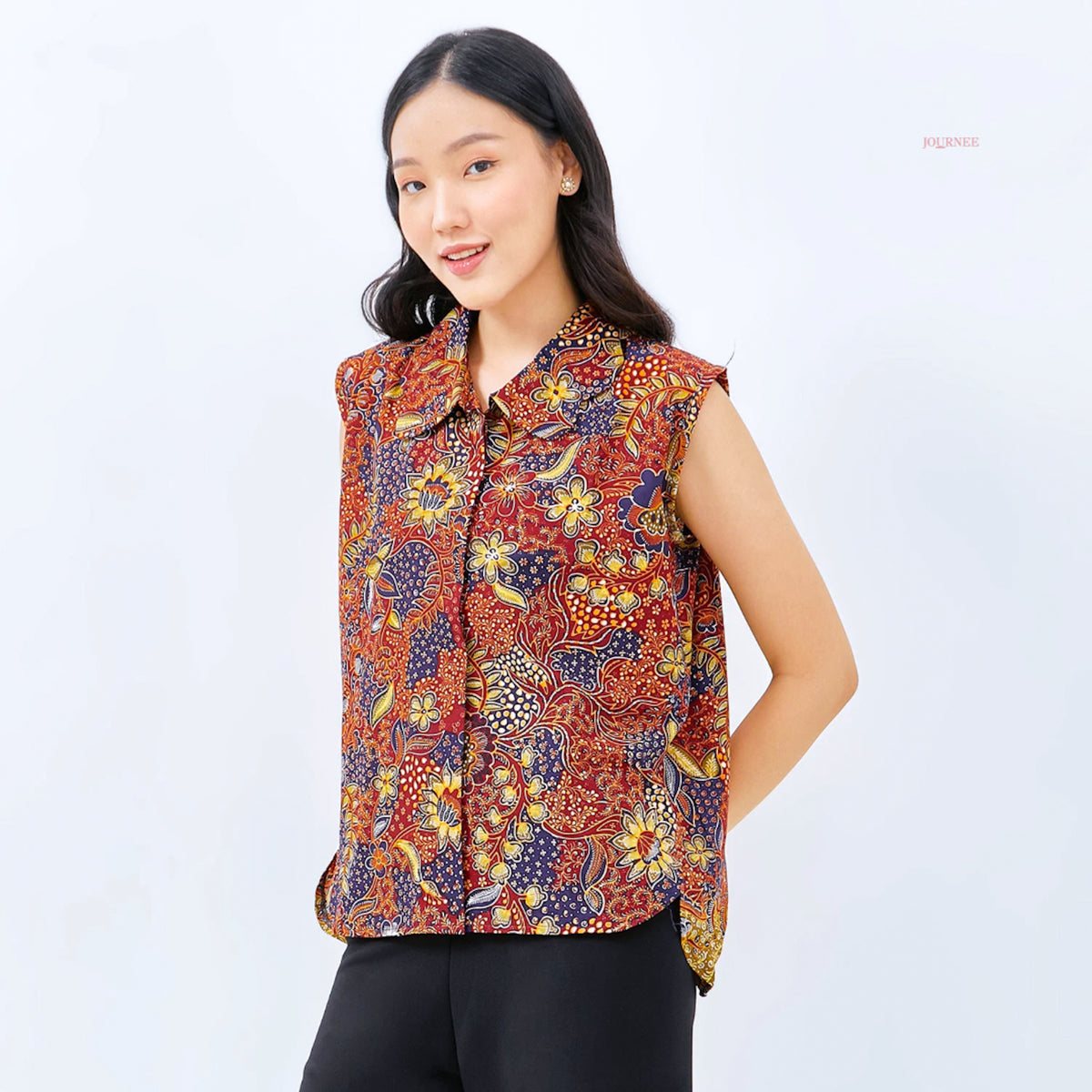 Arindy Scallop Collar Top