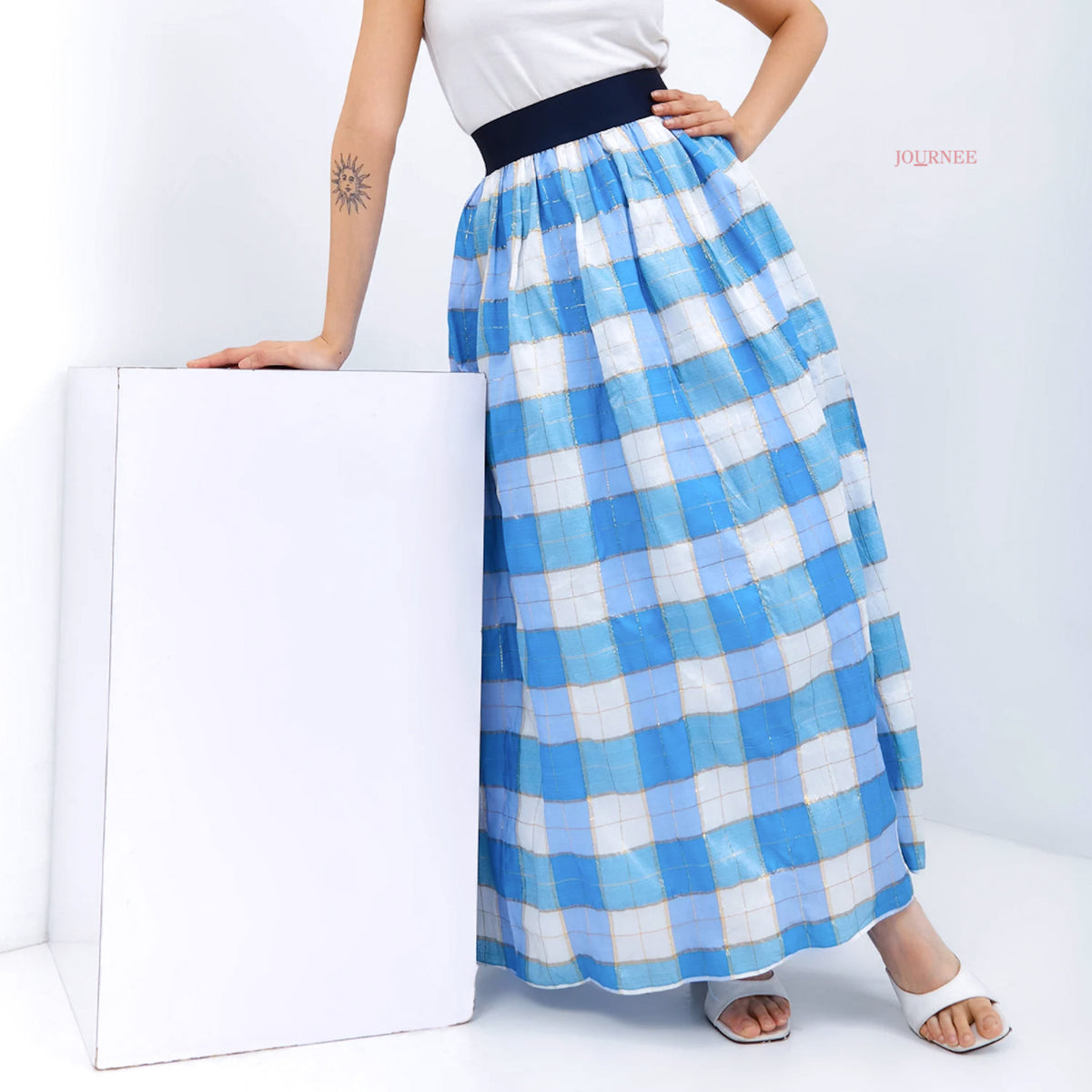 Acarina Makassar Skirt Sky