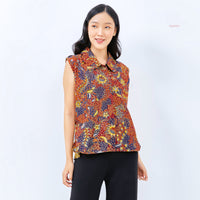 Arindy Scallop Collar Top