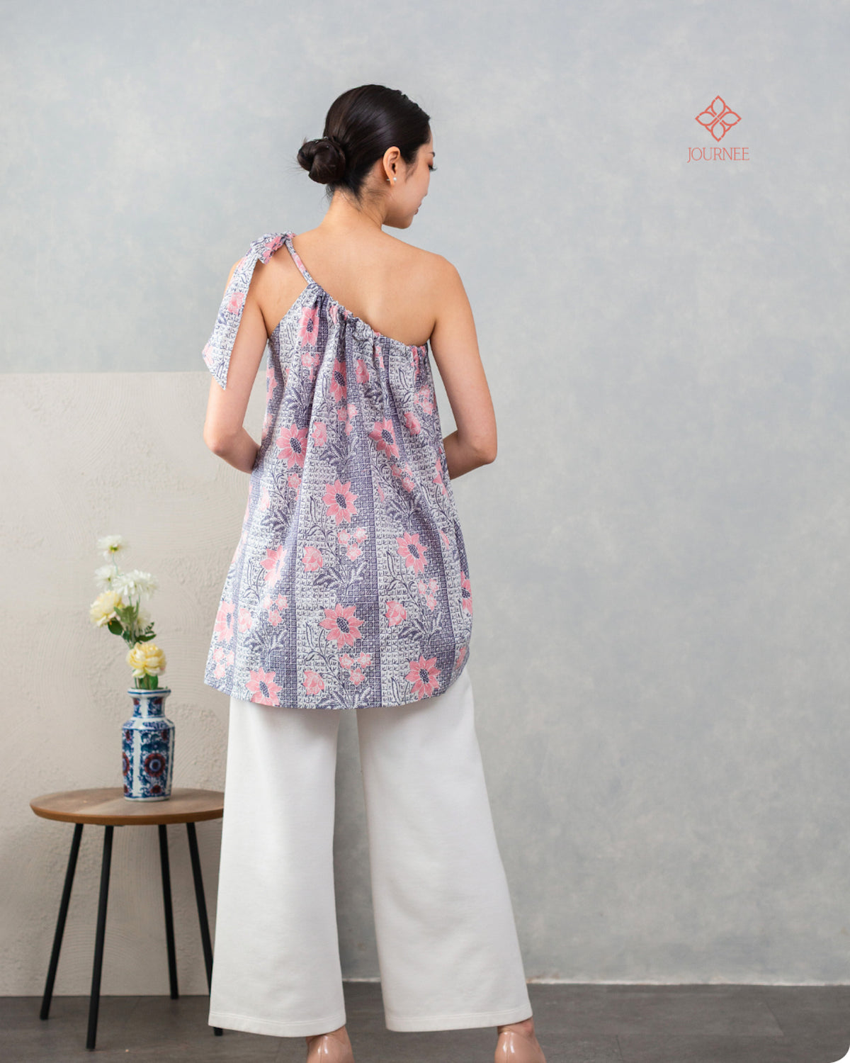 Avina Batik Cap Toga Top