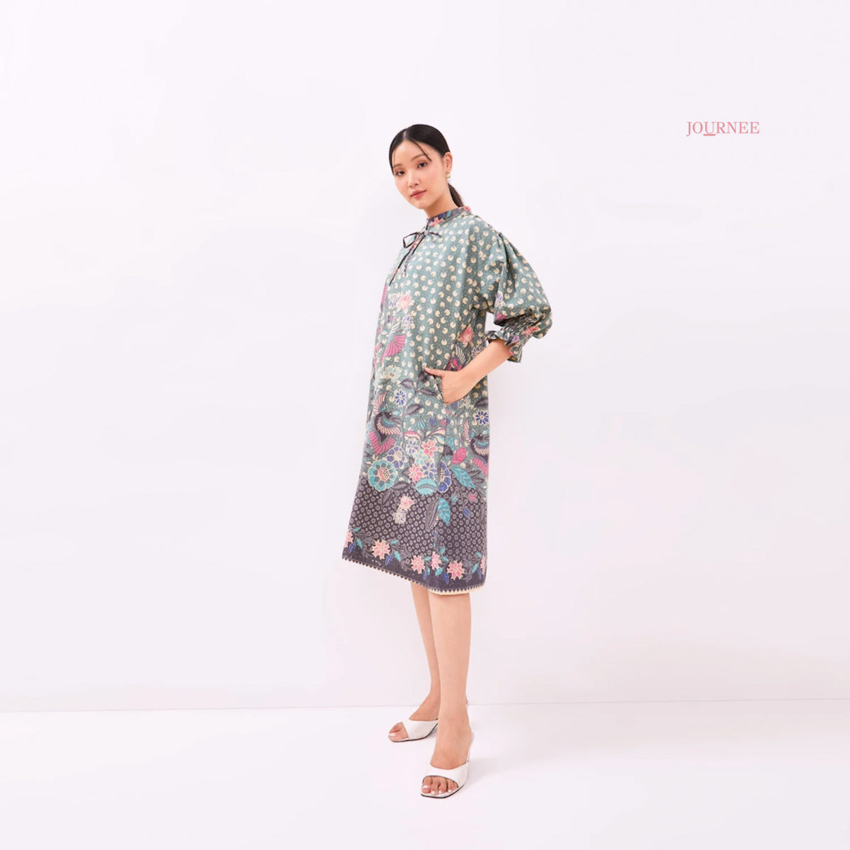 Agenie Midi Batik Dress Pine